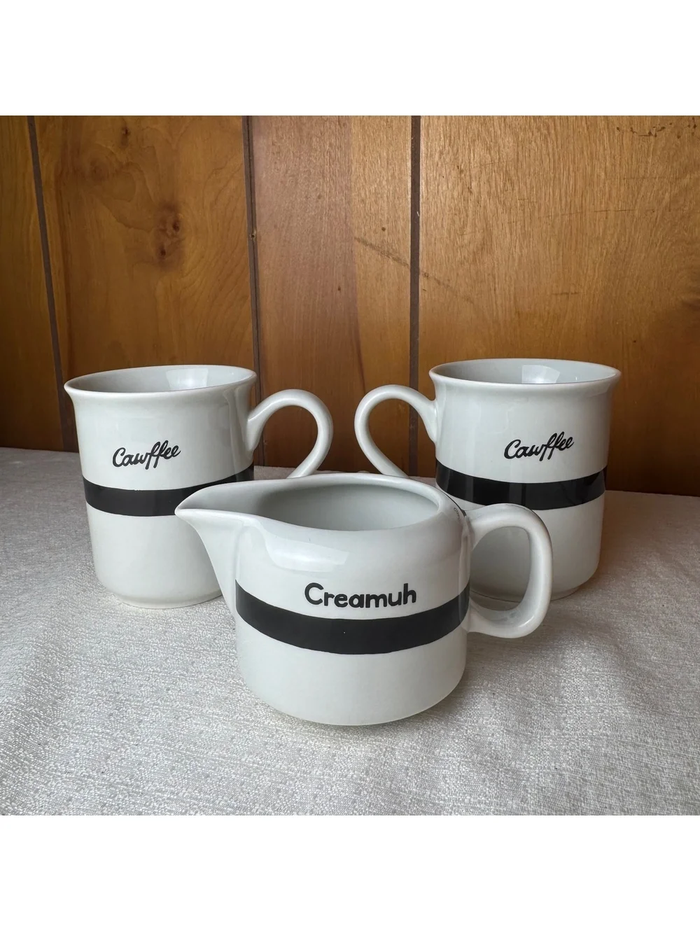 Fishs Eddy Brooklynese Cawffee Mugs Creamuh Creamer Set Black White
